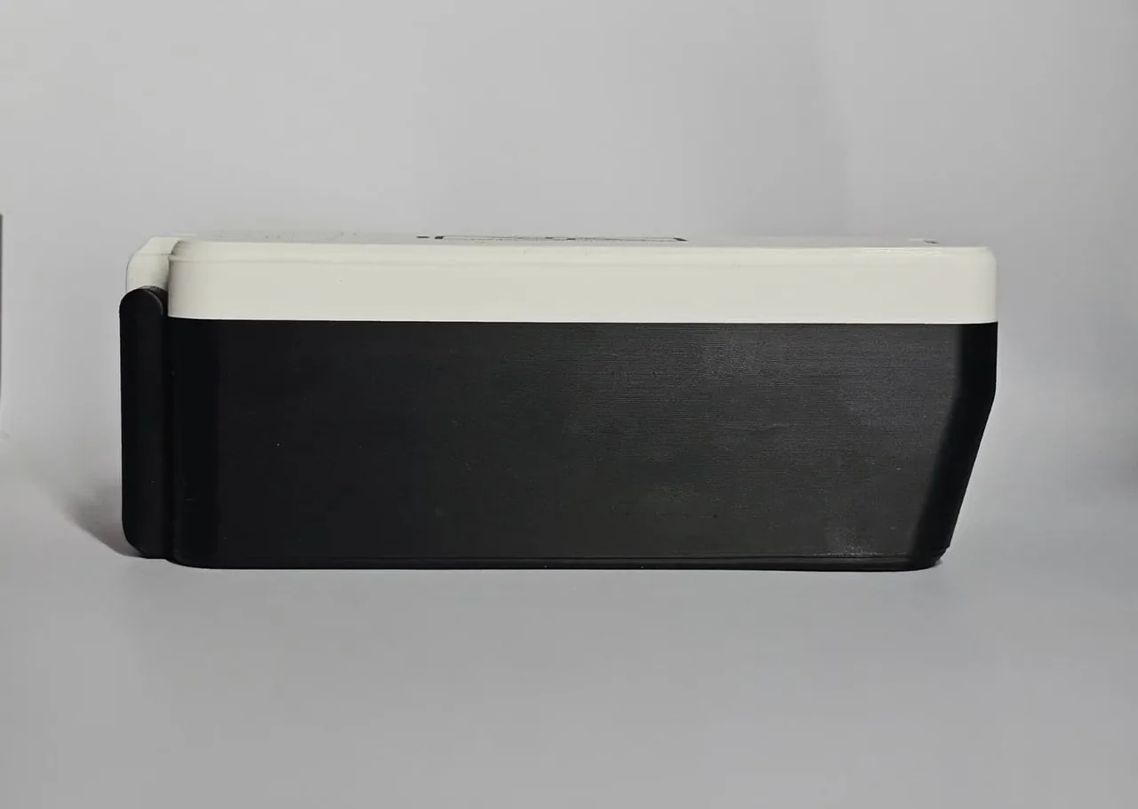 Pieza funcional impresa en 3D con acabado bitono
