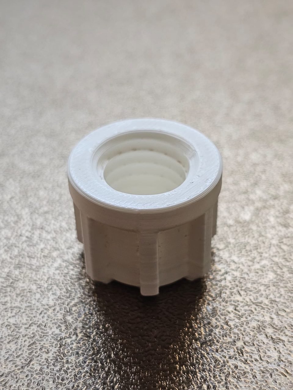 Prototipo funcional de un tapón roscado impreso en 3D