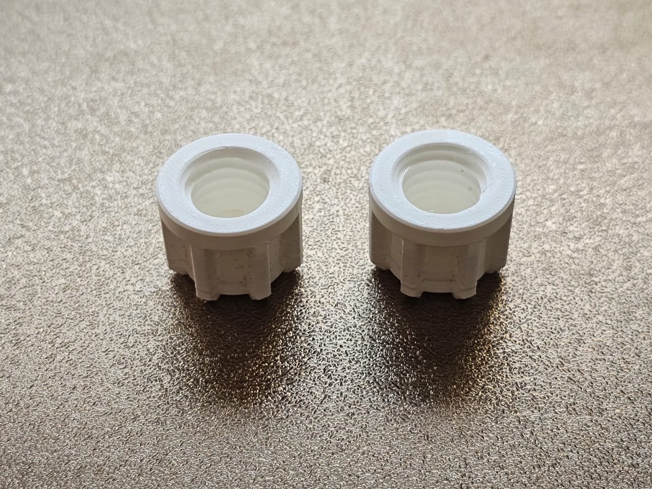 Tapones con rosca impresos en 3D como recambio a medida