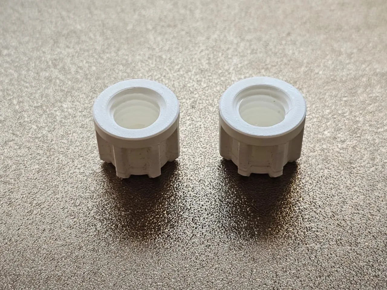 Tapones con rosca impresos en 3D como recambio a medida