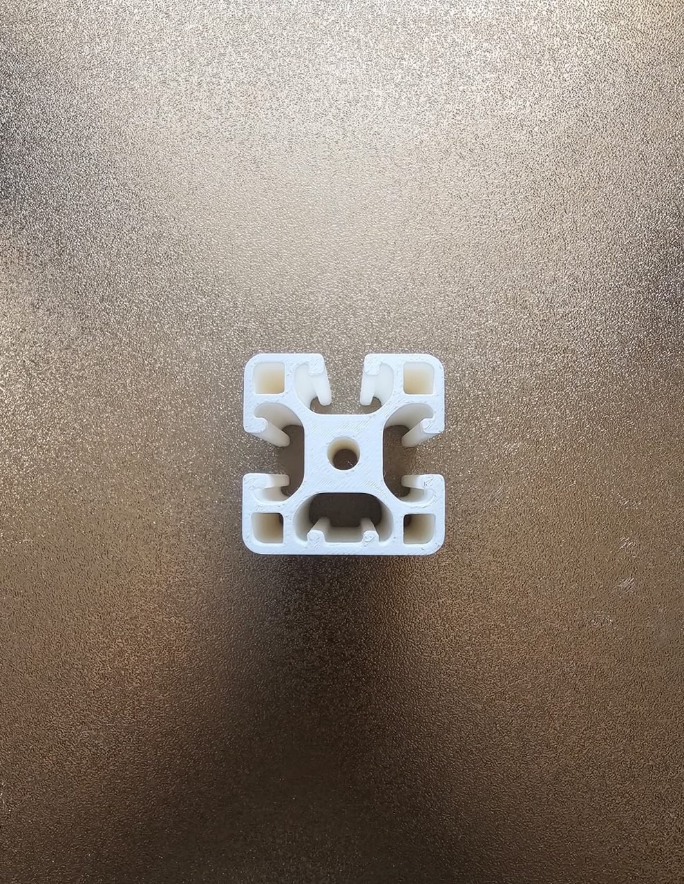Pieza de utillaje tipo perfil estructural impresa en 3D